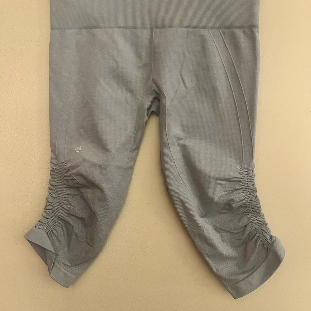 lululemon athletica Compression gray capris- size 8